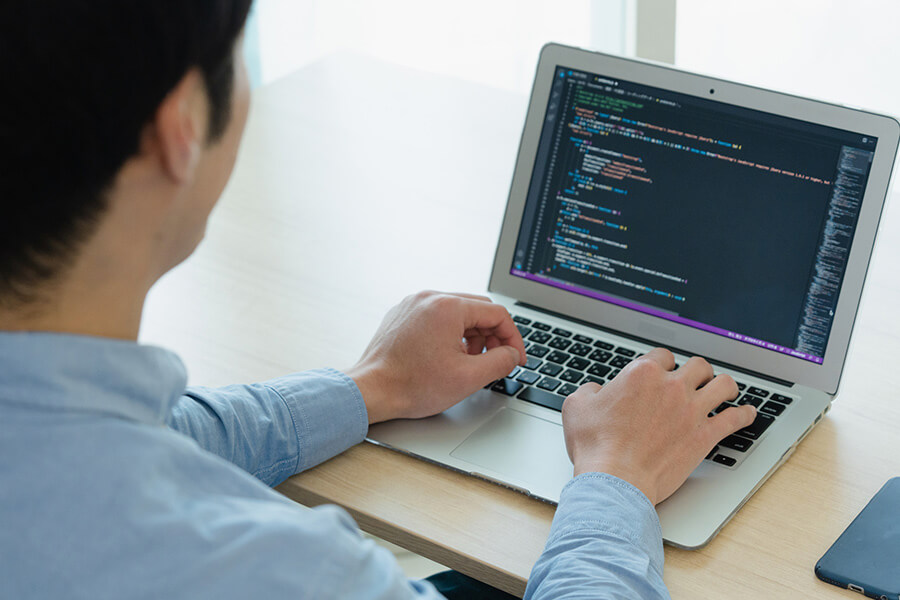 プログラミングスクール向けAI活用・開発にも対応